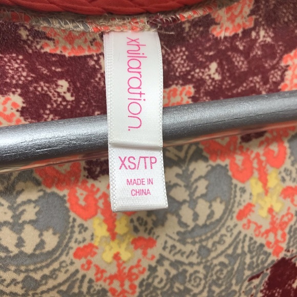 Bold Print Blouse - Picture 4 of 4